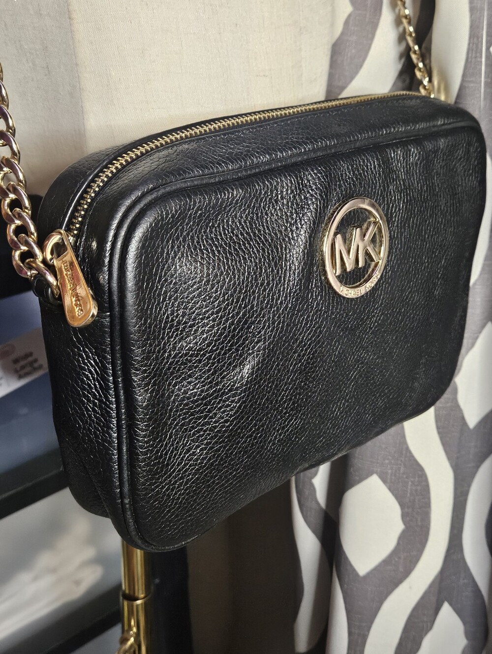 Michael Kors Fulton Large Black Pebbled Leather Crossbody Bag - Picture 8 of 9